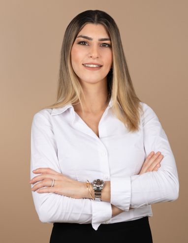 Merve – Inhaberin Monavelle Brautmode